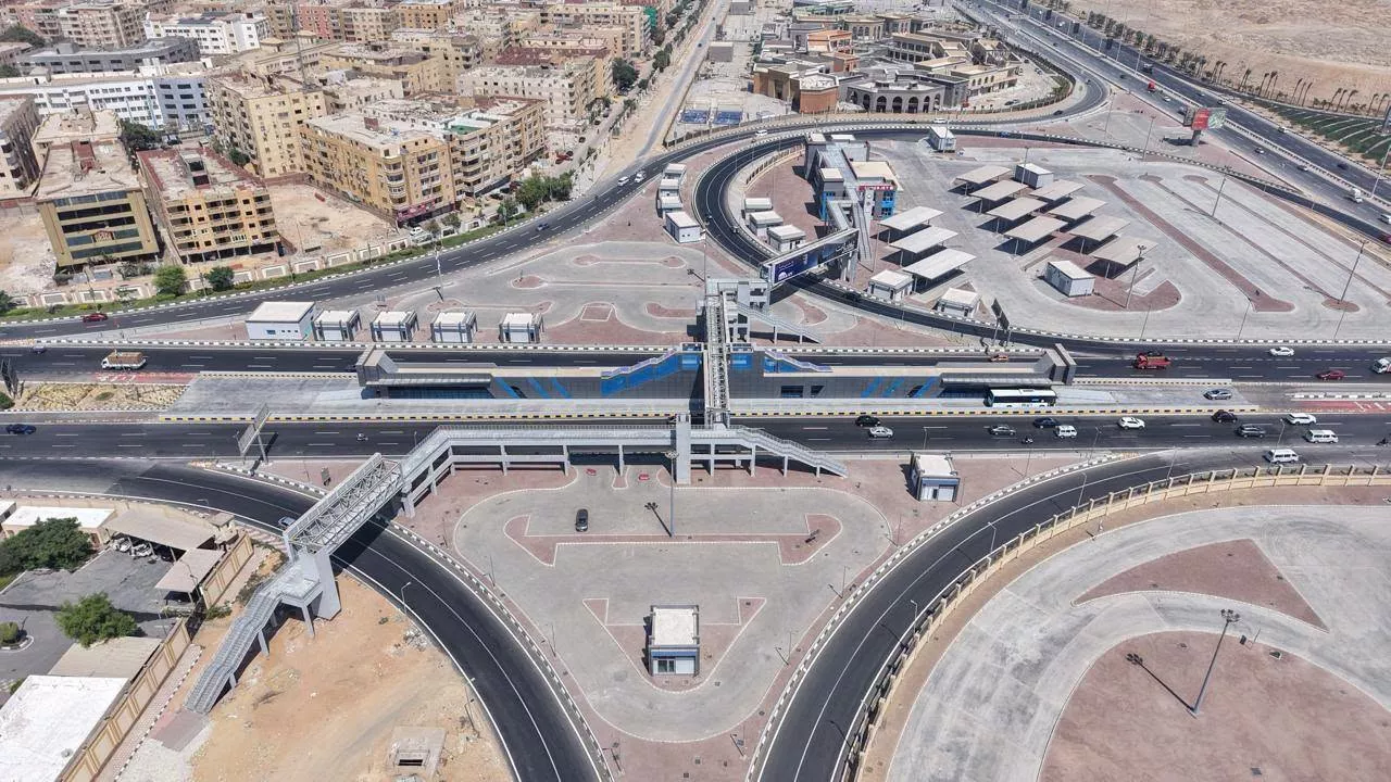 وزير النقل يعلن بدء تشغيل المرحلة الثانية من الأتوبيس الترددي