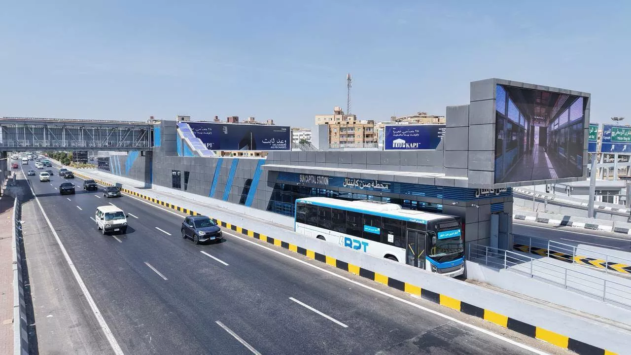 وزير النقل يعلن بدء تشغيل المرحلة الثانية من الأتوبيس الترددي