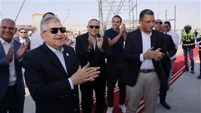 رئيس قناة السويس يشهد تدشين واستلام وحدات بحرية جديدة