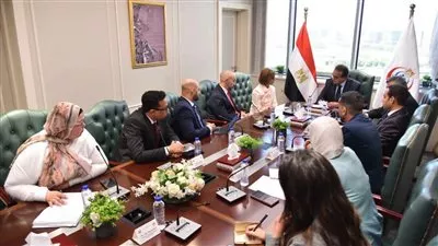 وزير «الصحة» يبحث تعزيز التعاون مع «فيليبس» لتوطين صناعة الأجهزة الطبية