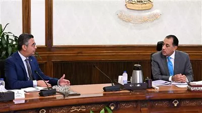 مدبولي يتابع انتظام منظومتي الخبز والسلع التموينية وتوافر الاحتياجات الأساسية للمواطنين