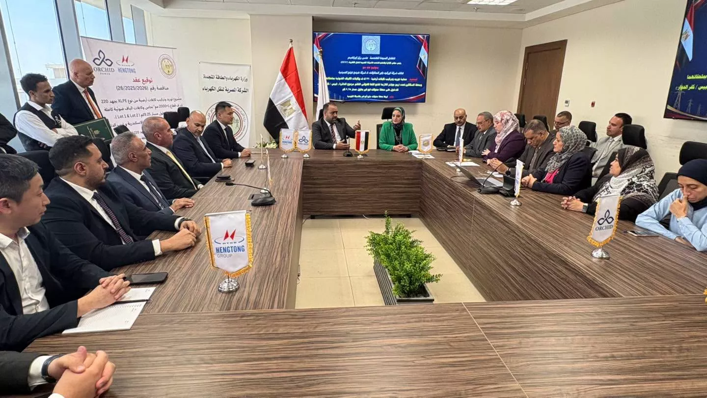 نقل الكهرباء توقع عقدين لربط محطة محولات مترو أبو قير بالشبكة الكهربائية