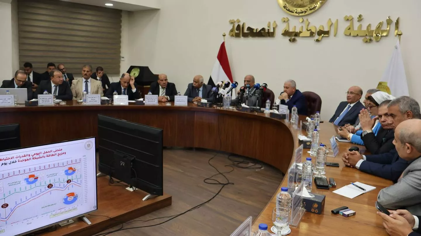 وزير الكهرباء يلتقي برؤساء مجالس الإدارة ورؤساء تحرير الصحف