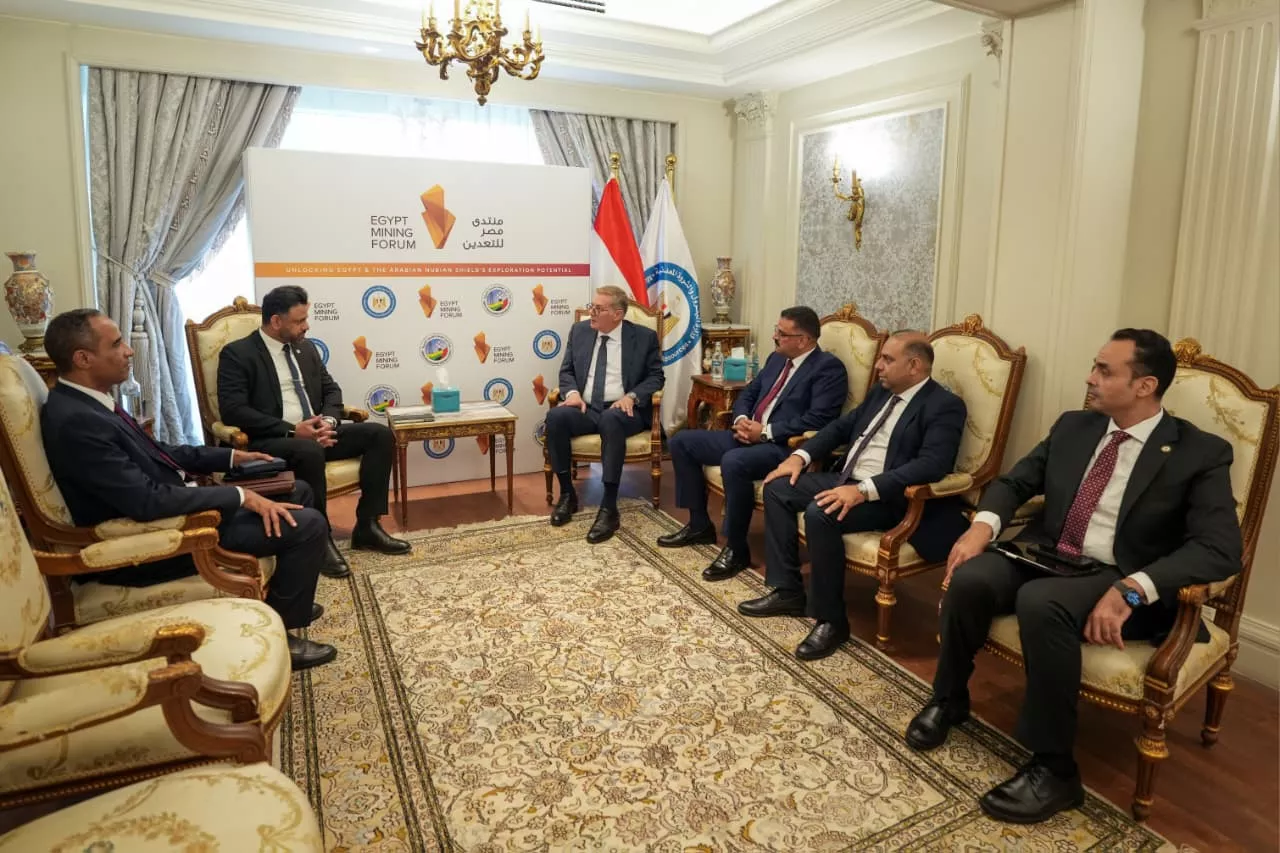 وزير البترول يجتمع مع نائب رئيس وورلي العالمية