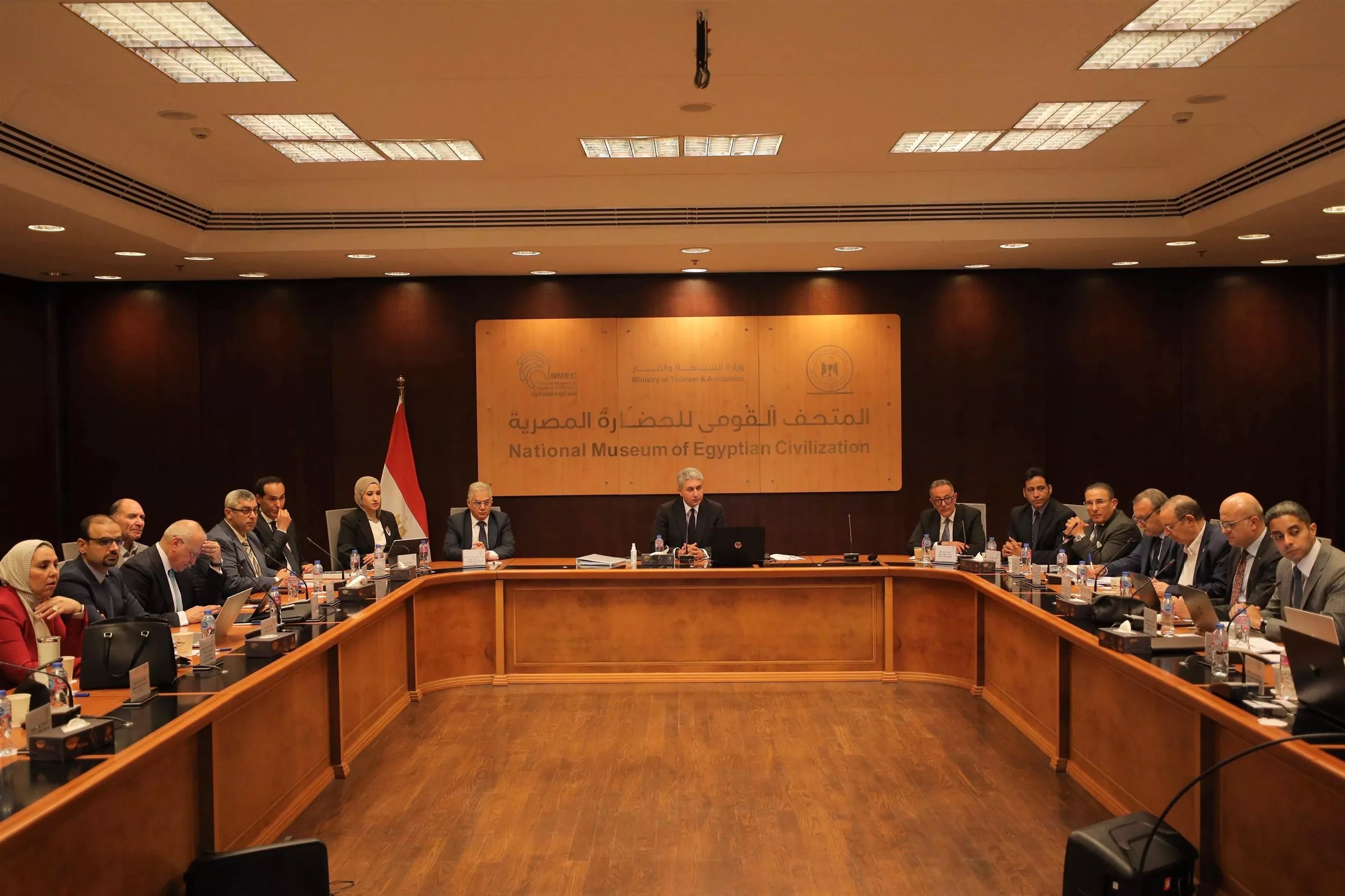 وزير السياحة والآثار يترأس اجتماع مجلس إدارة هيئة المتحف المصري الكبير