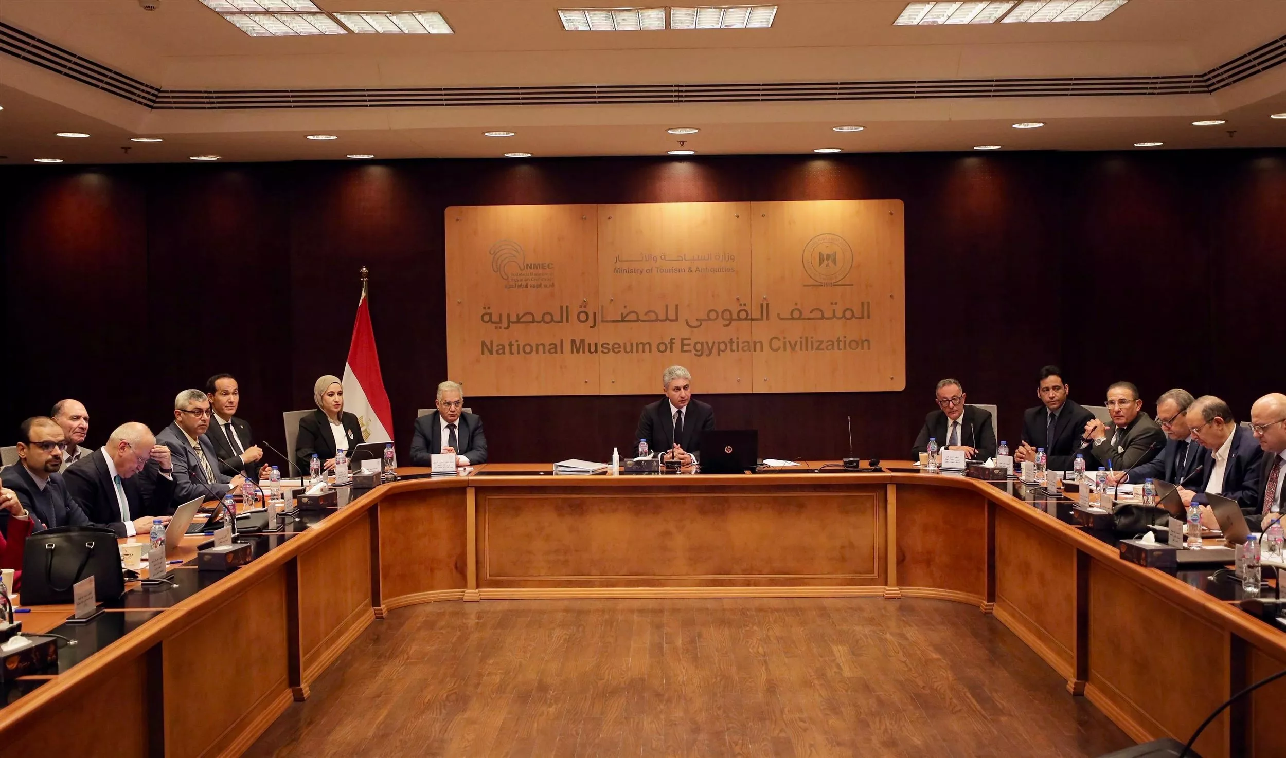وزير السياحة والآثار يترأس اجتماع مجلس إدارة هيئة المتحف المصري الكبير