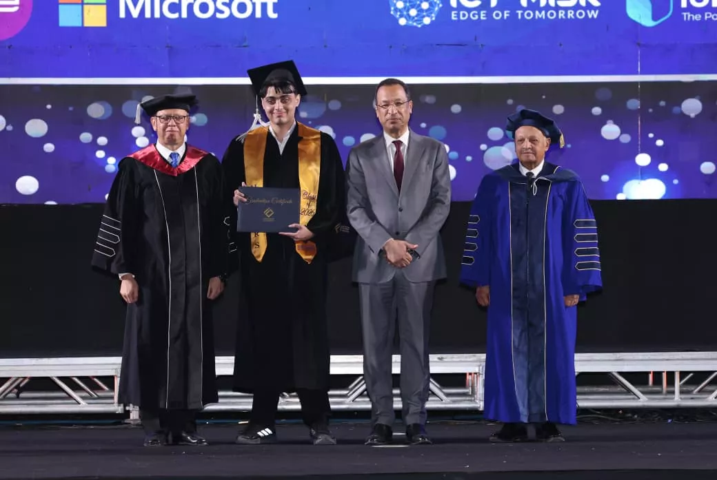 تخريج دفعة جديدة من طلاب جامعة مصر للمعلوماتية