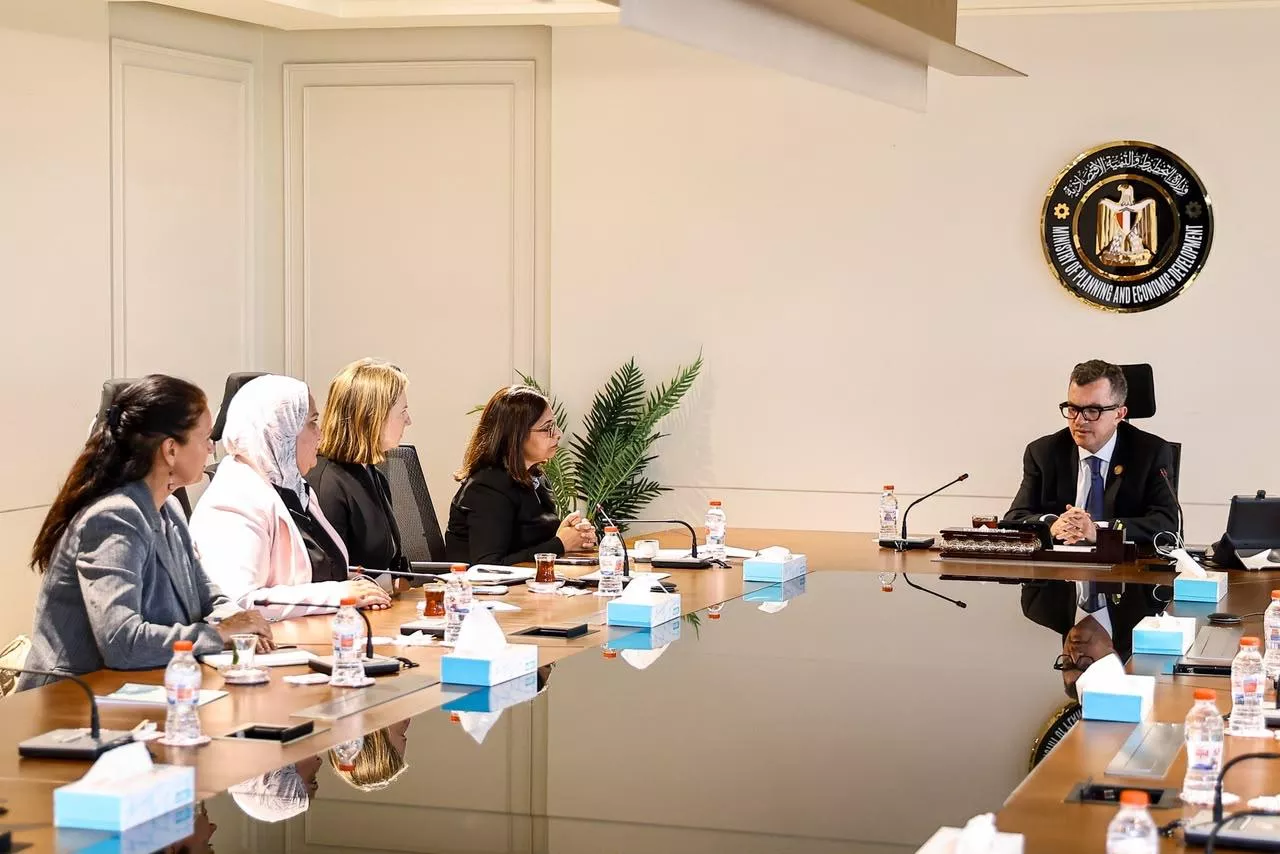 وزير التخطيط يجتمع مع المديرة العالمية لقطاع المعادن والمناجم بمجموعة البنك الدولي