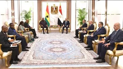 الرئيس السيسي يؤكد أهمية تعزيز التبادل التجاري وإقامة شراكات استثمارية مع السنغال
