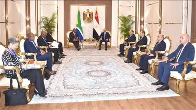 الرئيس السيسي يبحث تعزيز التعاون مع جنوب أفريقيا بالمجالات السياسية والاقتصادية