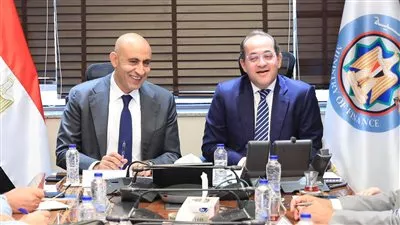 الحكومة تؤكد إقرار زيادة مرتبات المعلمين بحلول العام الدراسي المقبل