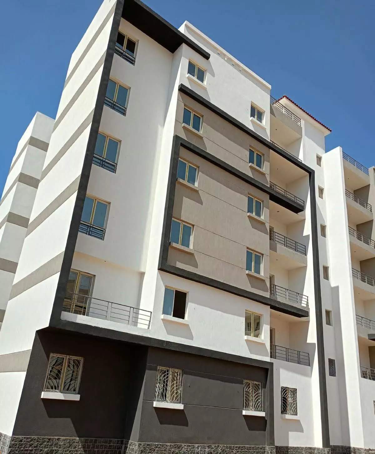 المشروعات السكنية في مدينتي الشروق والمنصورة الجديدة 
