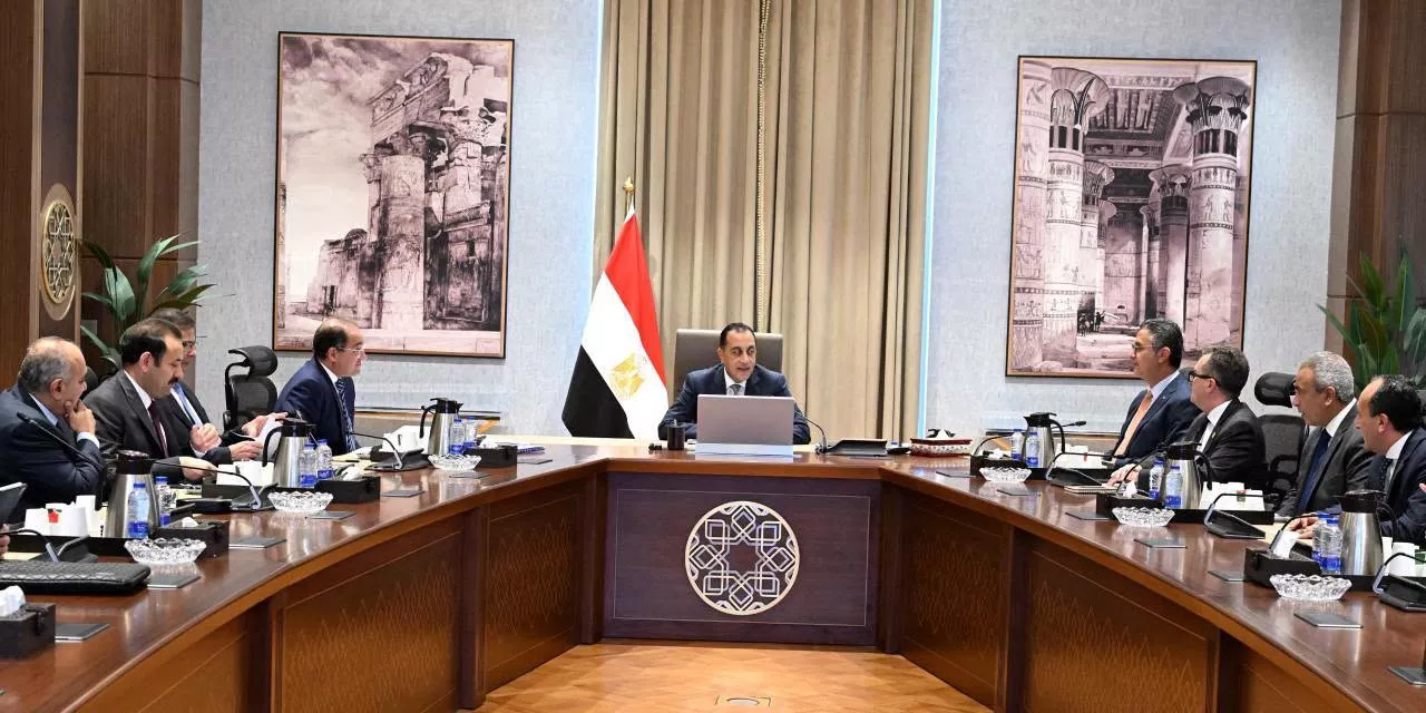 رئيس الوزراء يتابع موقف زيادة مخزون السلع الاستراتيجية