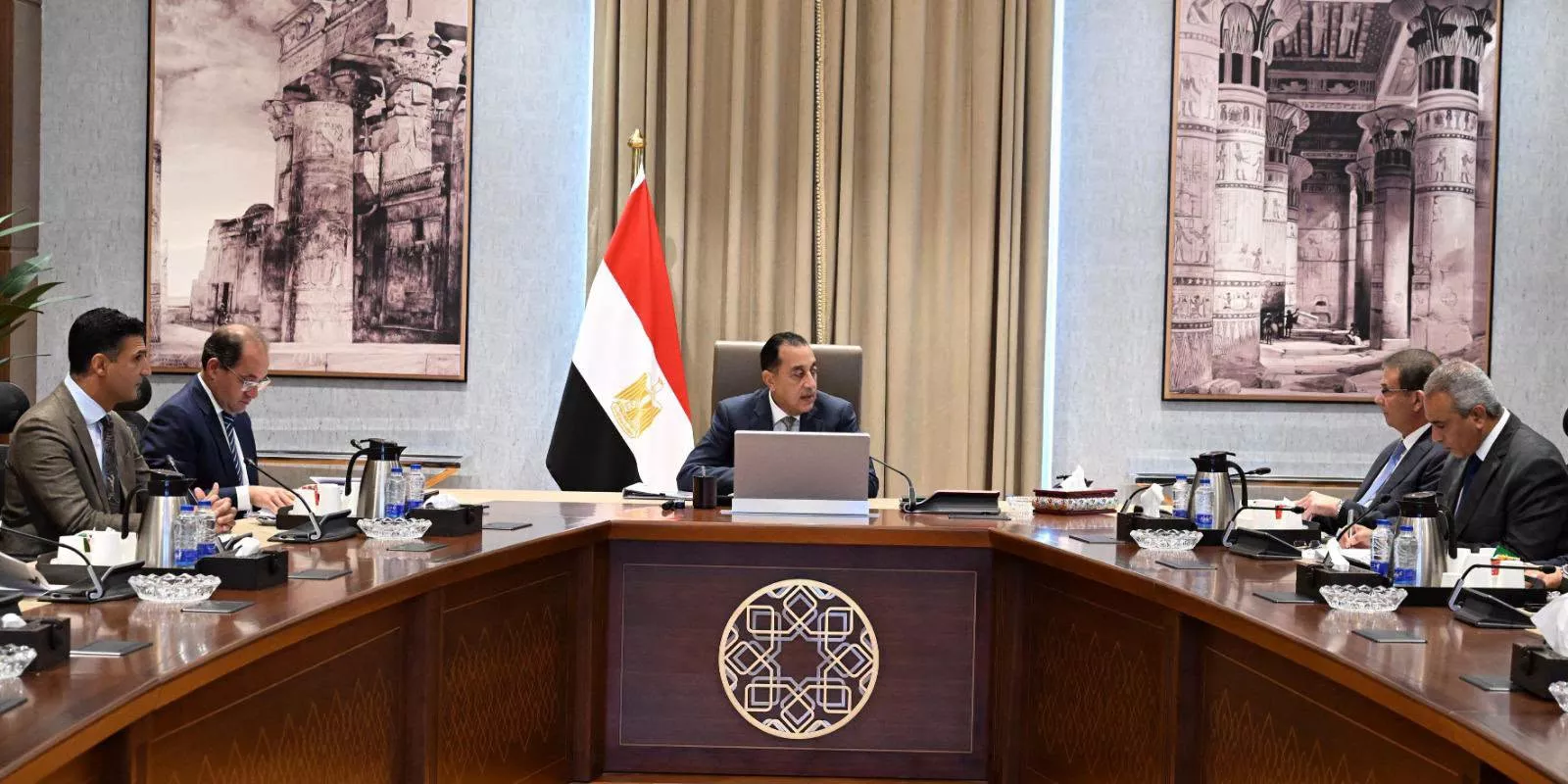 رئيس الوزراء يتابع جهود توفير الأسمدة الزراعية
