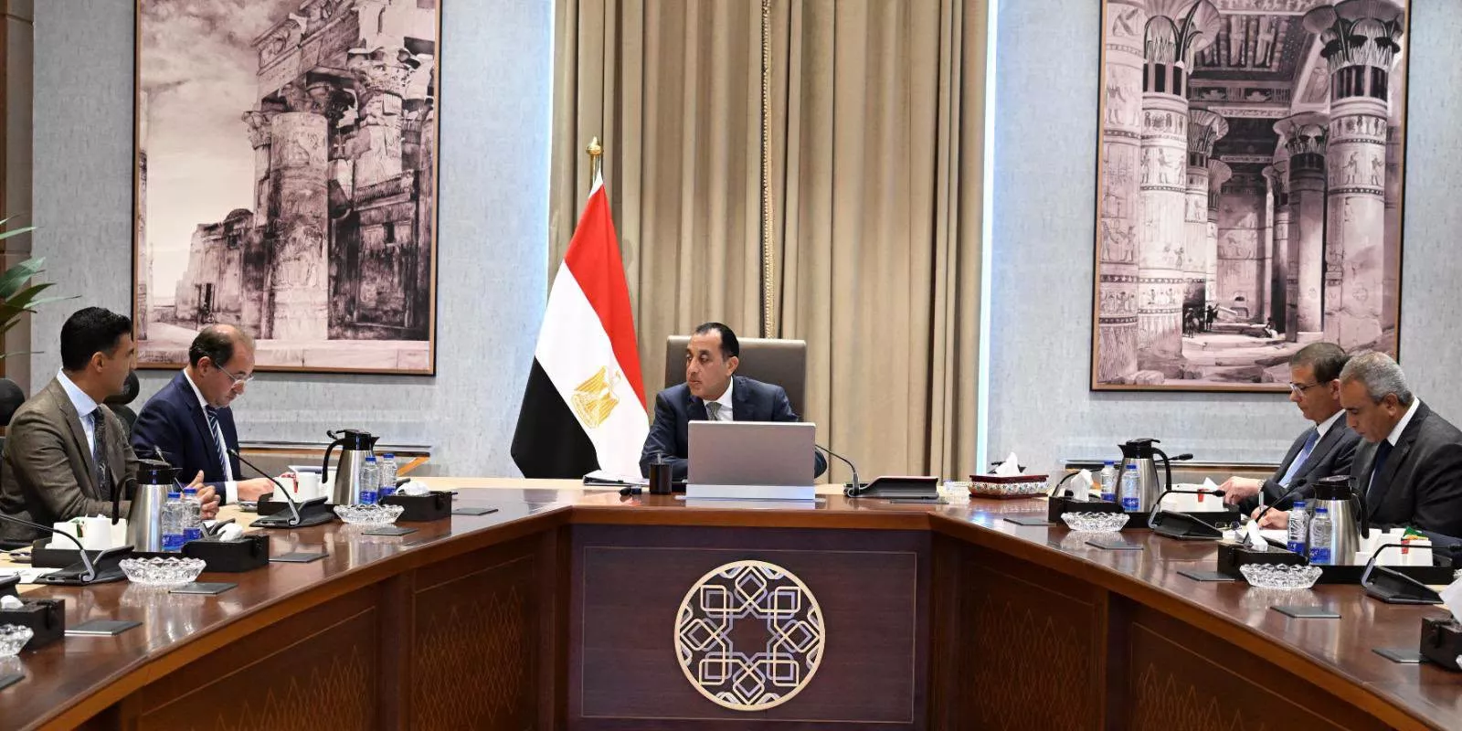 رئيس الوزراء يتابع جهود توفير الأسمدة الزراعية