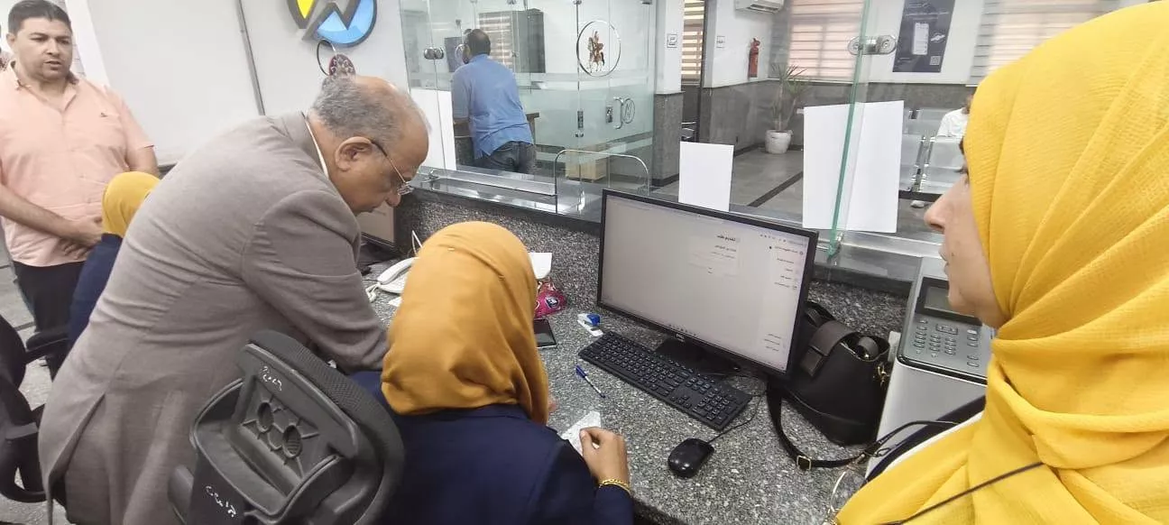 وزير الكهرباء يتفقد إدارة شبكات كهرباء مدينة الشروق
