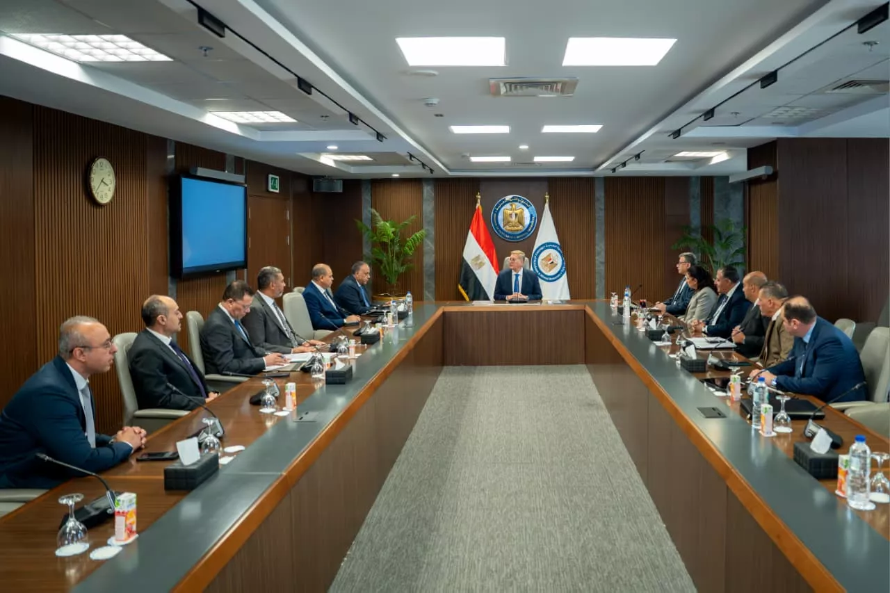 وزير البترول يجتمع مع المجلس التنفيذي لهيئة البترول