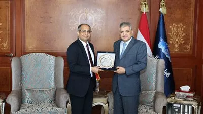 «قناة السويس» تبحث التعاون مع سريلانكا بمجالات الصناعة البحرية والخدمات اللوجستية