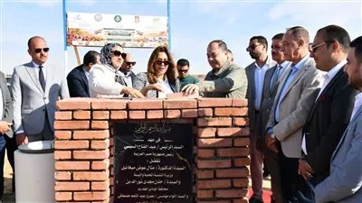 وضع حجر الأساس لمجمع التمور والصناعات الغذائية بمركز الخارجة