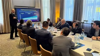 «تنظيم الاتصالات» يبحث التعاون مع «هواوي» في تطوير البنية الرقمية والذكاء الاصطناعي