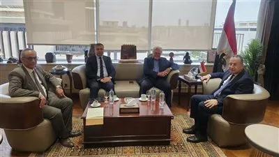وزير «الثقافة» يبحث الاستعدادات النهائية لمهرجان القاهرة السينمائي الدولي