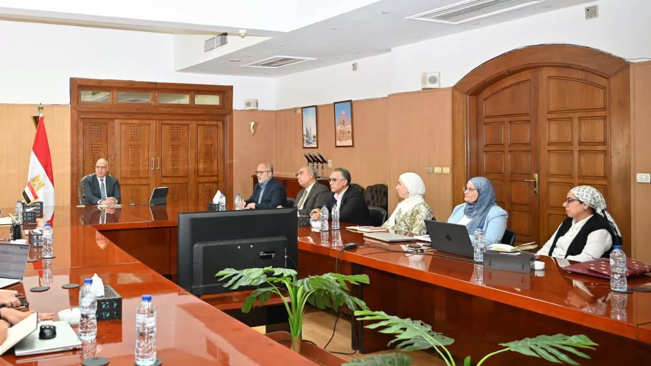 الدكتور سويلم مع نائب رئيس البنك الأوروبي لإعادة الإعمار