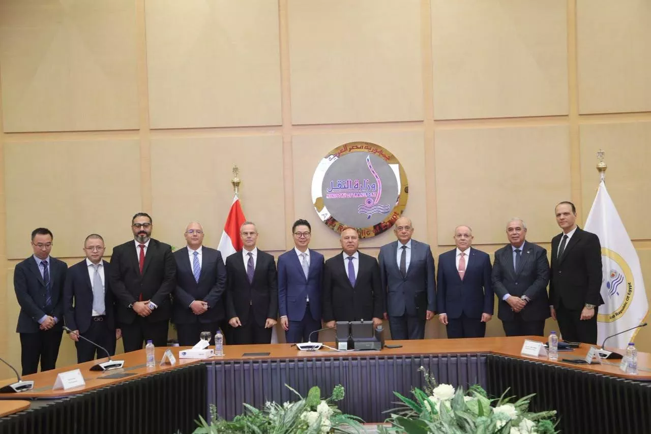 توقيع مذكرة تفاهم لإنشاء محطة الصب الجاف غير النظيف بميناء المكس