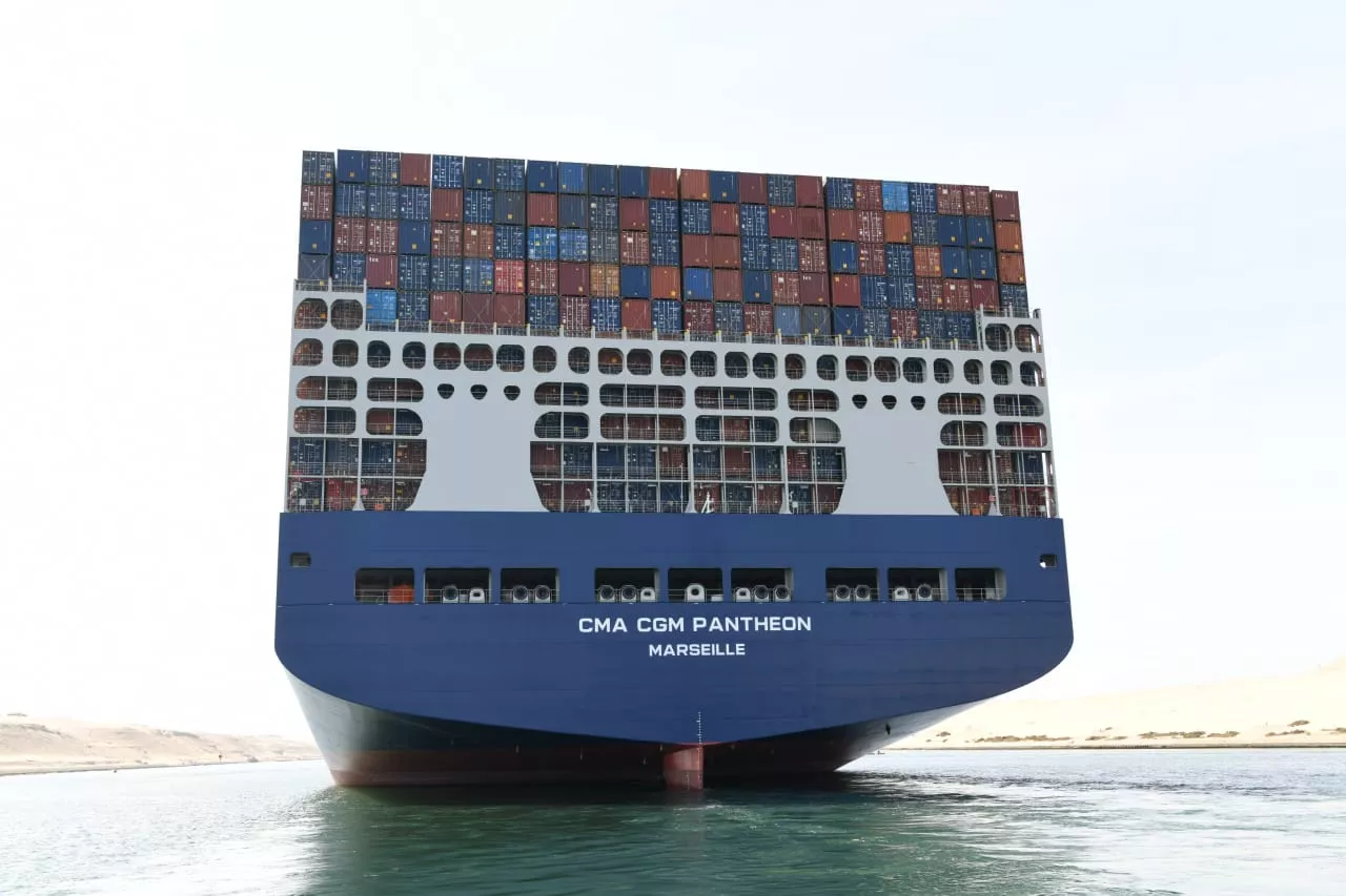 سفينة الحاويات العملاقة CMA CGM PANTHEON 
