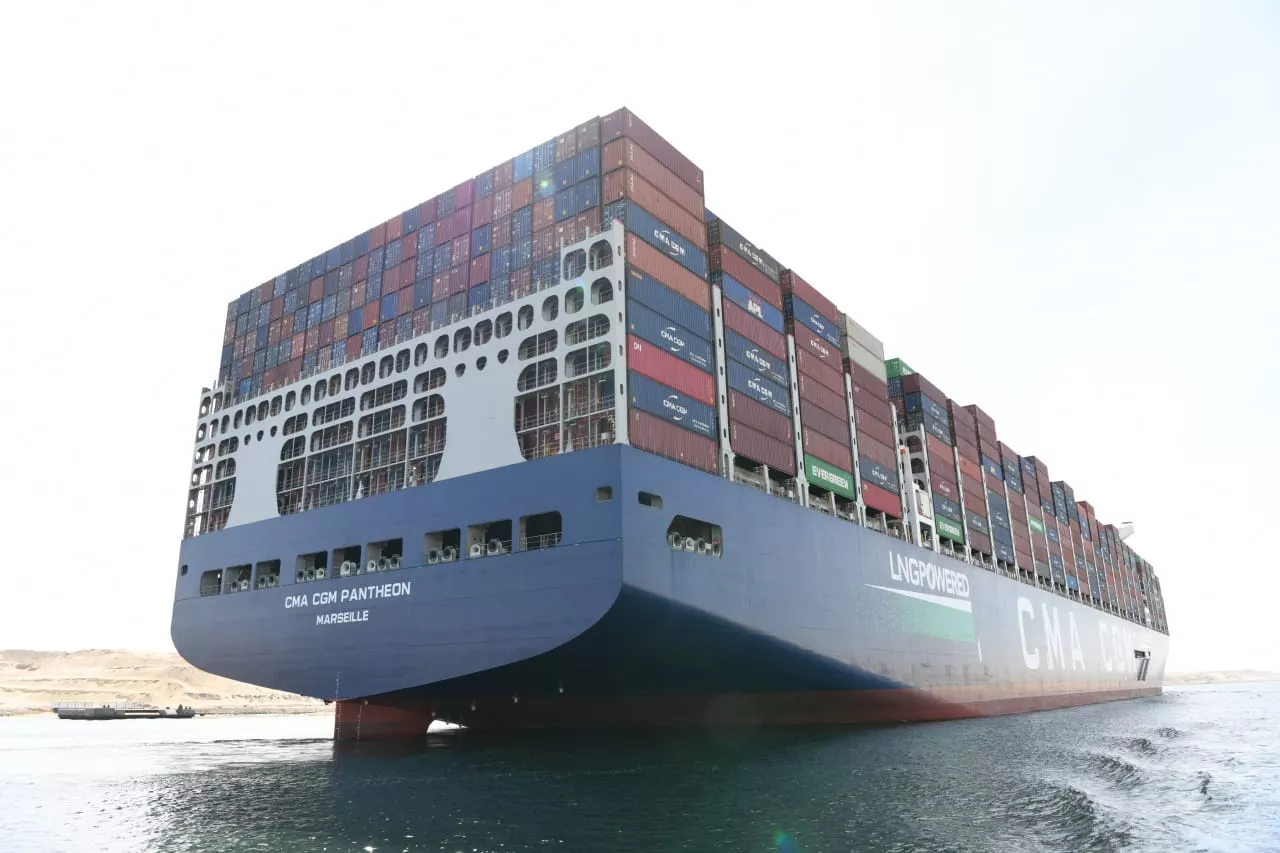 سفينة الحاويات العملاقة CMA CGM PANTHEON 