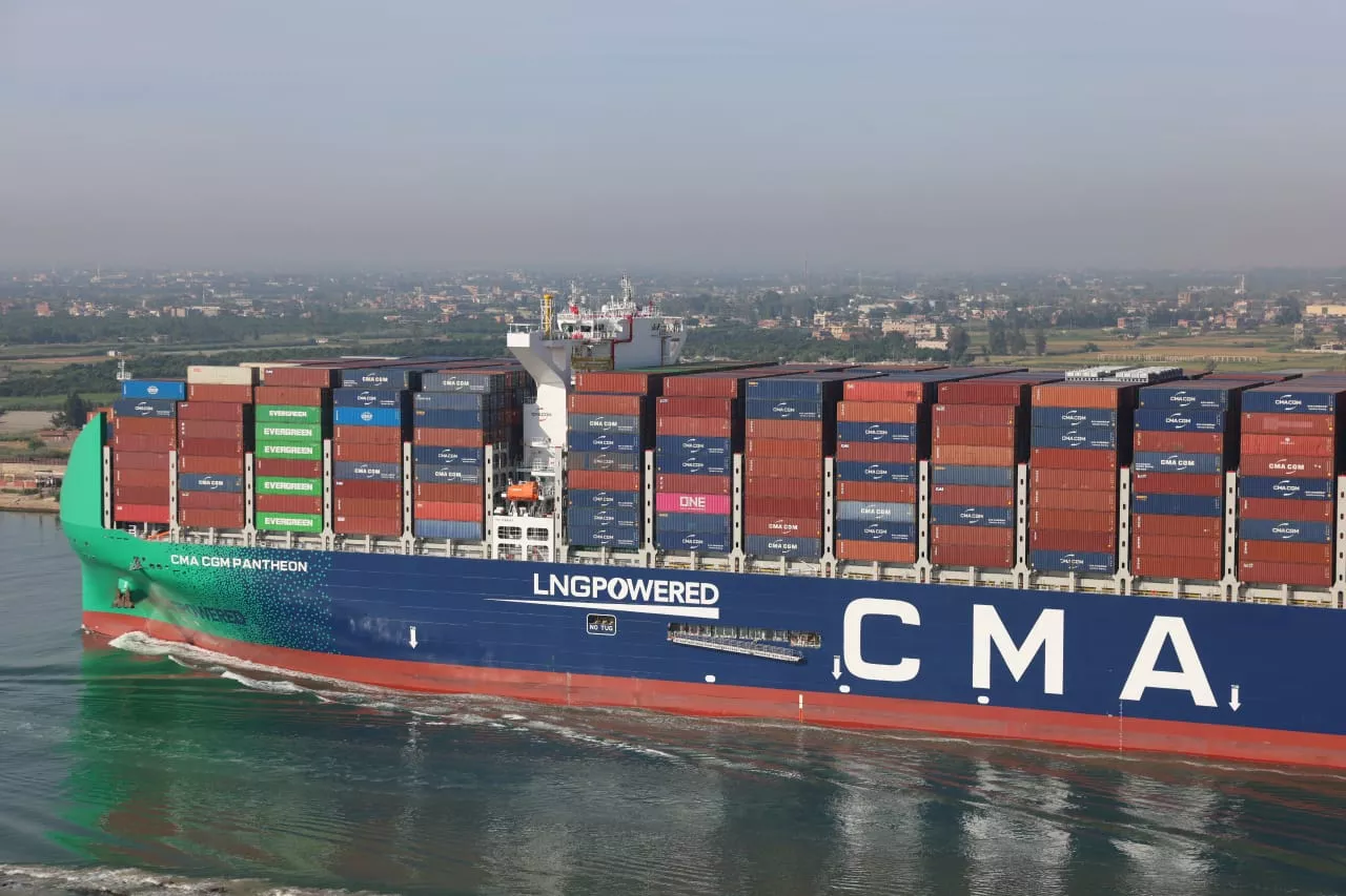 سفينة الحاويات العملاقة CMA CGM PANTHEON 