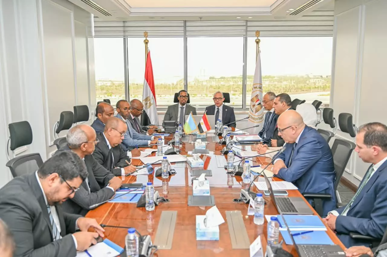 وزير الاستثمار ونظيره الجيبوتي يوقعان بروتوكول الاتفاق