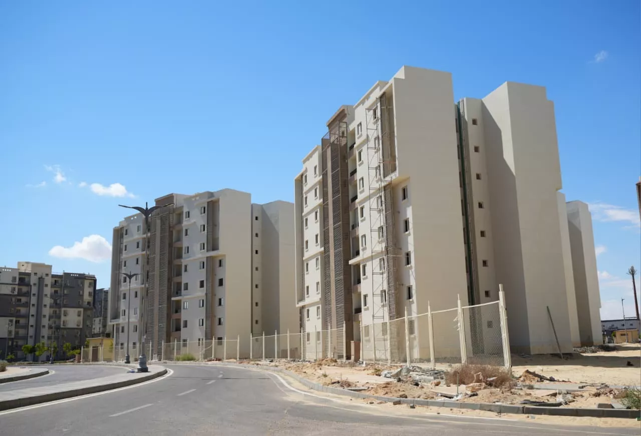 وزيرة الإسكان تتابع مستجدات العمل بالعلمين الجديدة