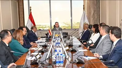 وزارة «التموين» تبحث تطوير منصة رقمية وطنية لمشروع «كاري أون»