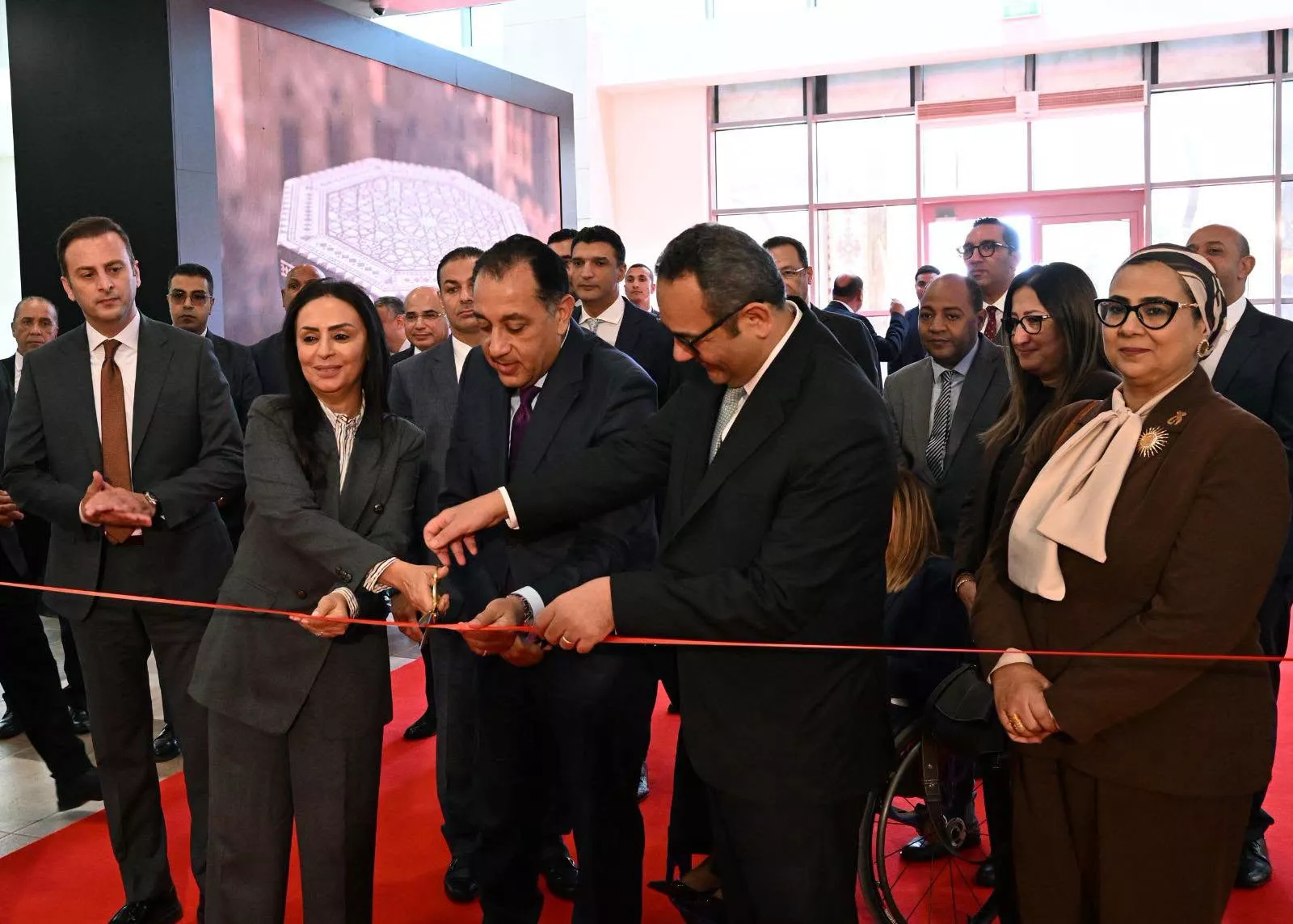 رئيس الوزراء يفتتح الدورة الثامنة لمعرض تراثنا 2026