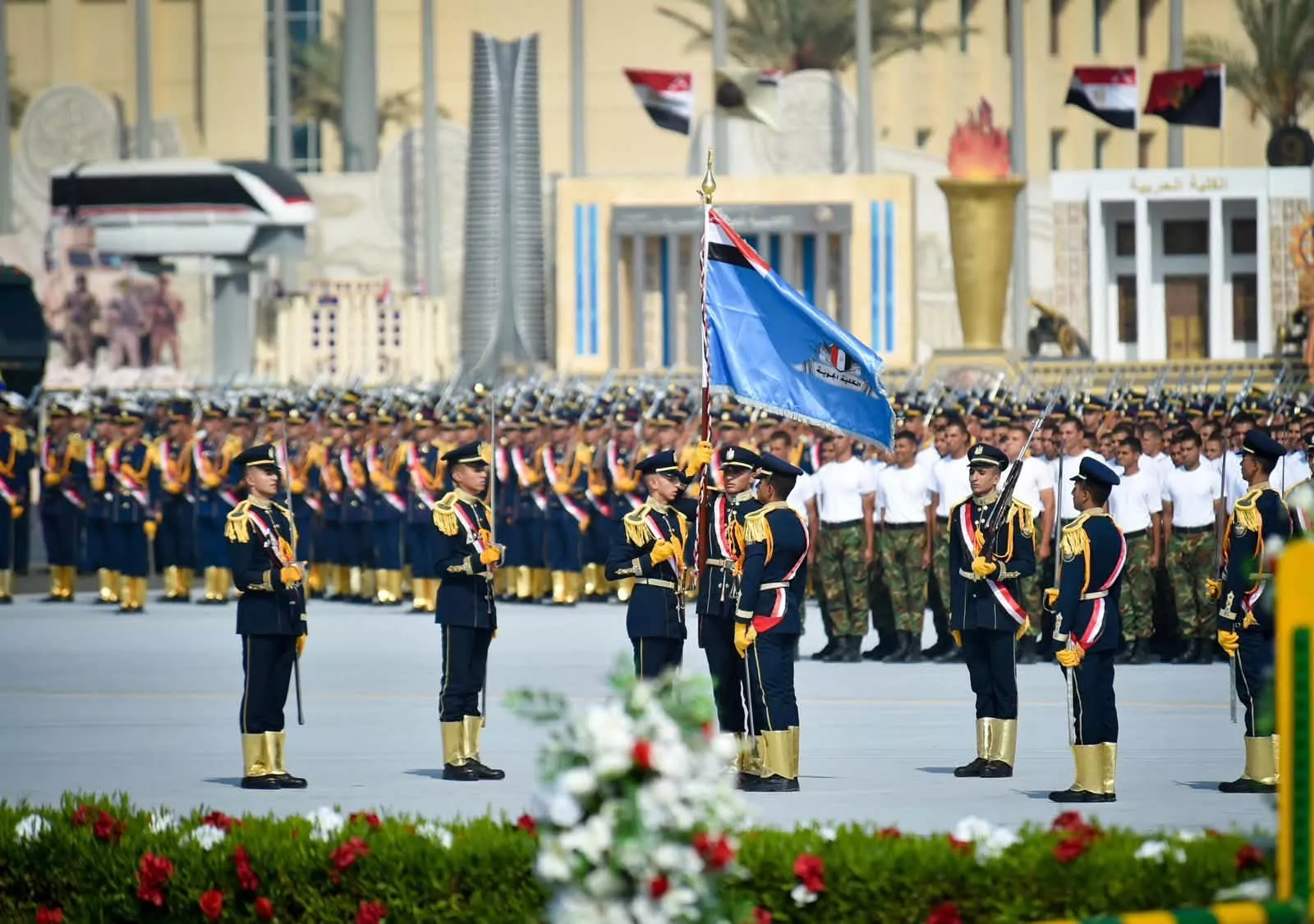 السيسي يشهد احتفال تخرج دفعات من الأكاديمية والكلية العسكرية