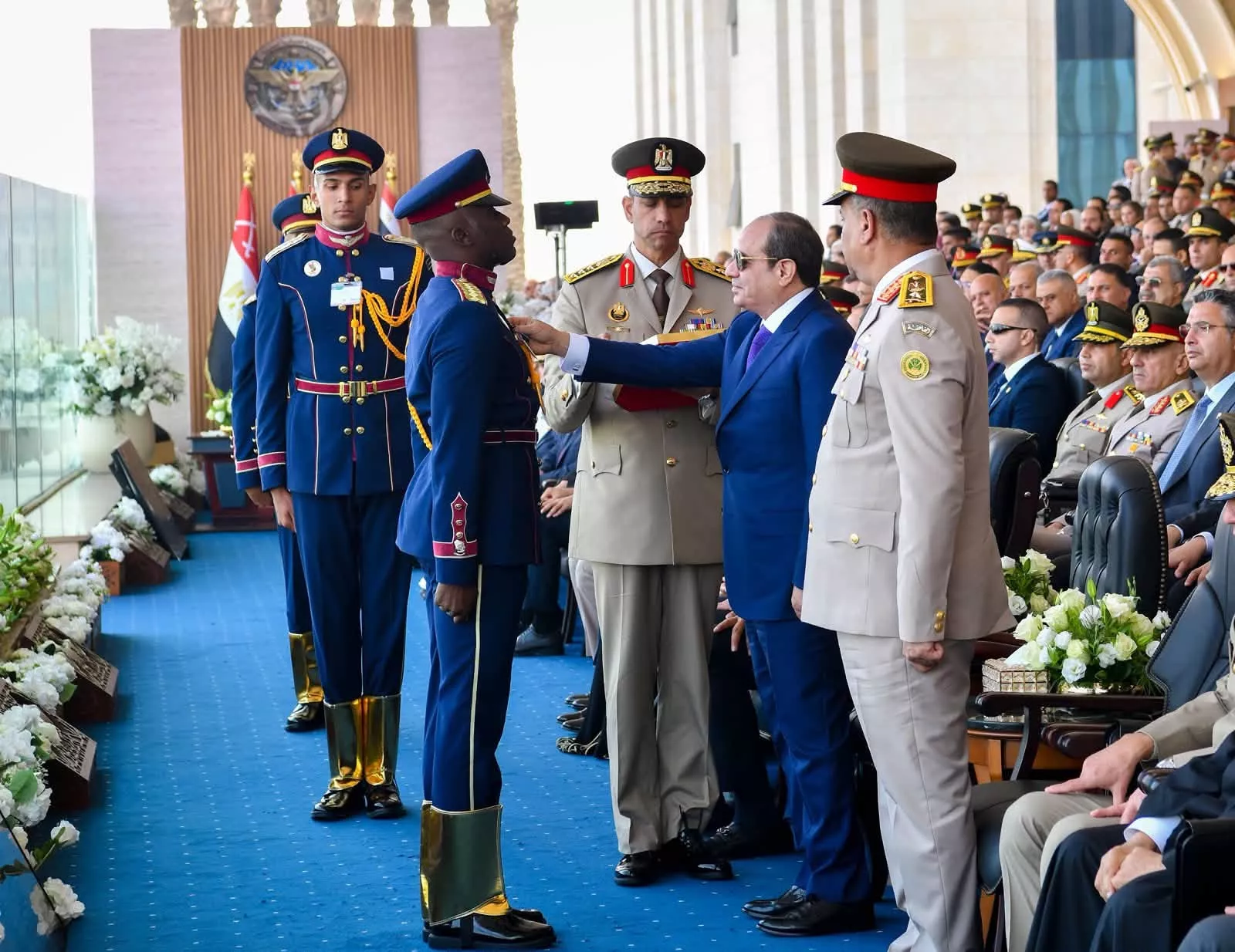 السيسي يشهد احتفال تخرج دفعات من الأكاديمية والكلية العسكرية
