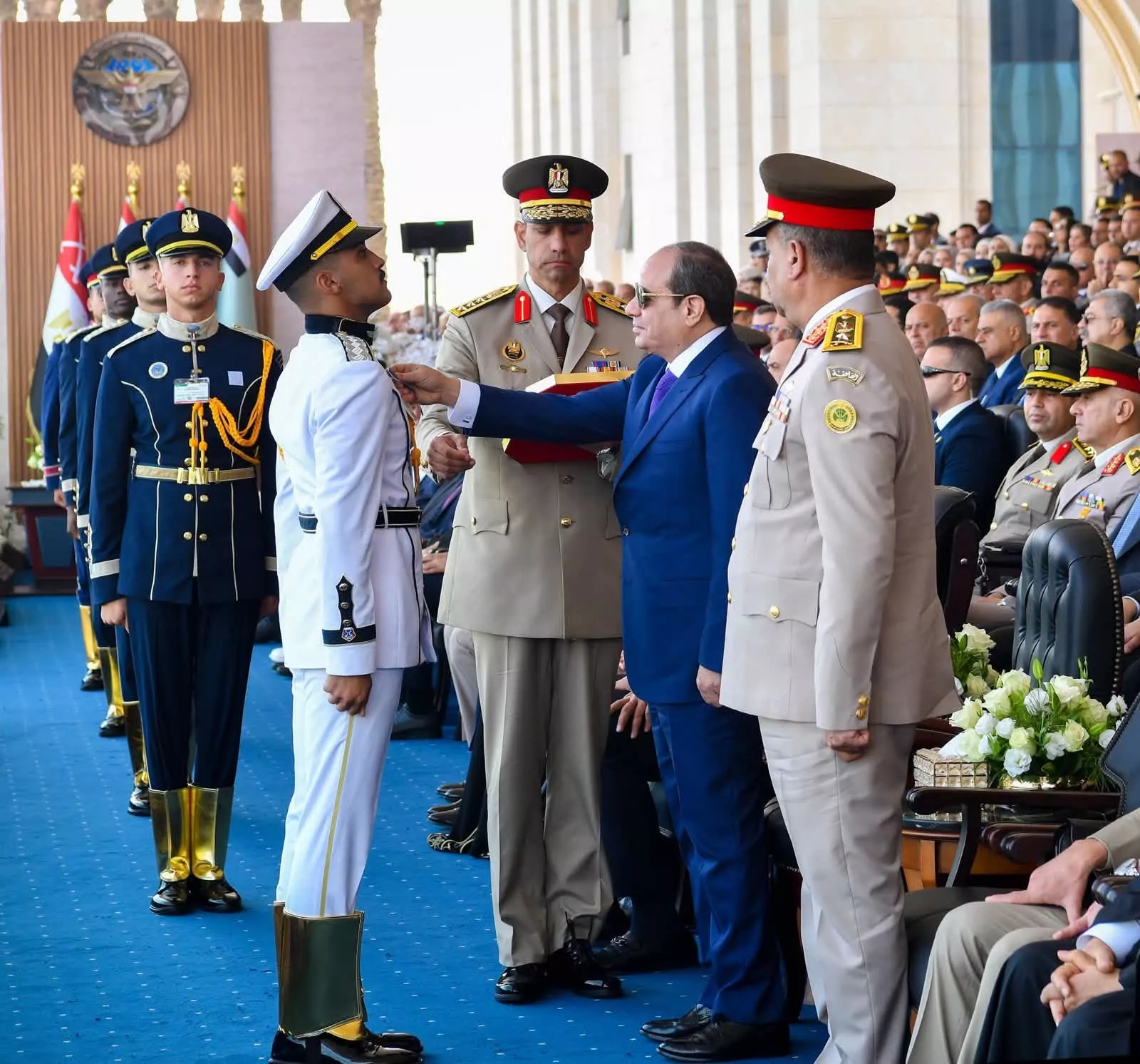 السيسي يشهد احتفال تخرج دفعات من الأكاديمية والكلية العسكرية