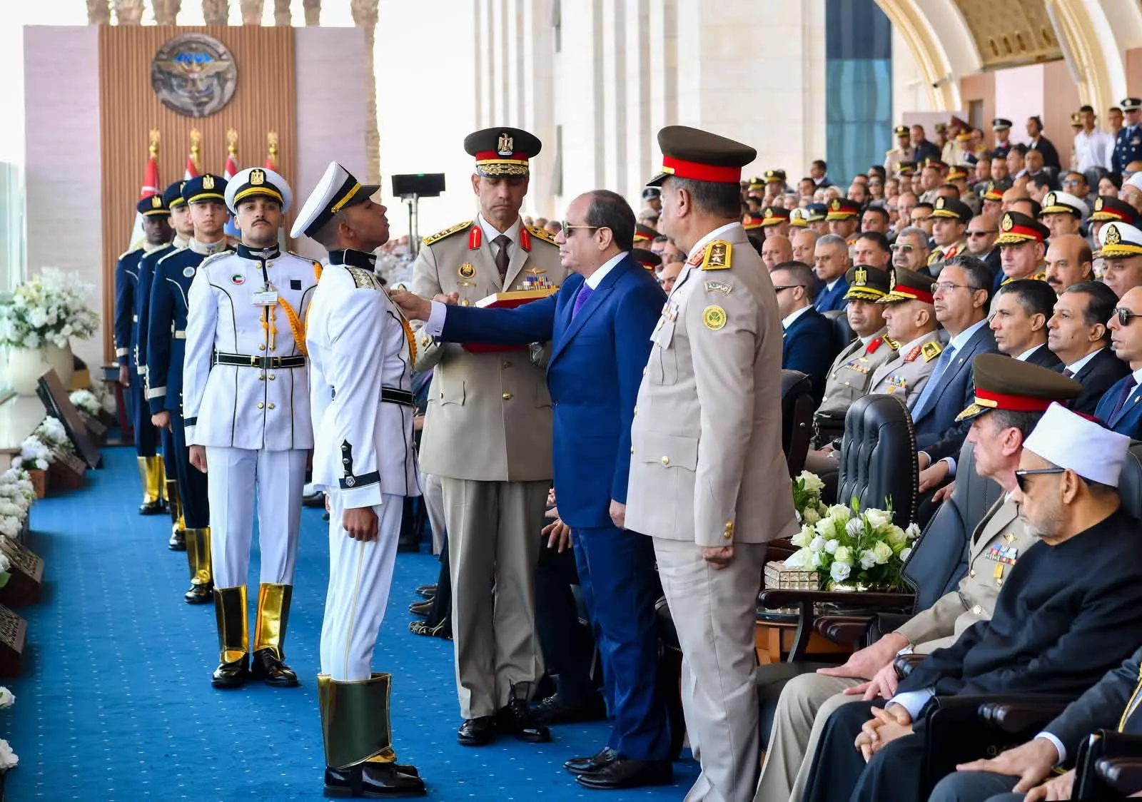 السيسي يشهد احتفال تخرج دفعات من الأكاديمية والكلية العسكرية