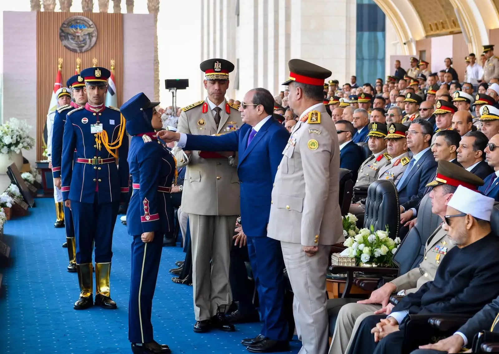السيسي يشهد احتفال تخرج دفعات من الأكاديمية والكلية العسكرية