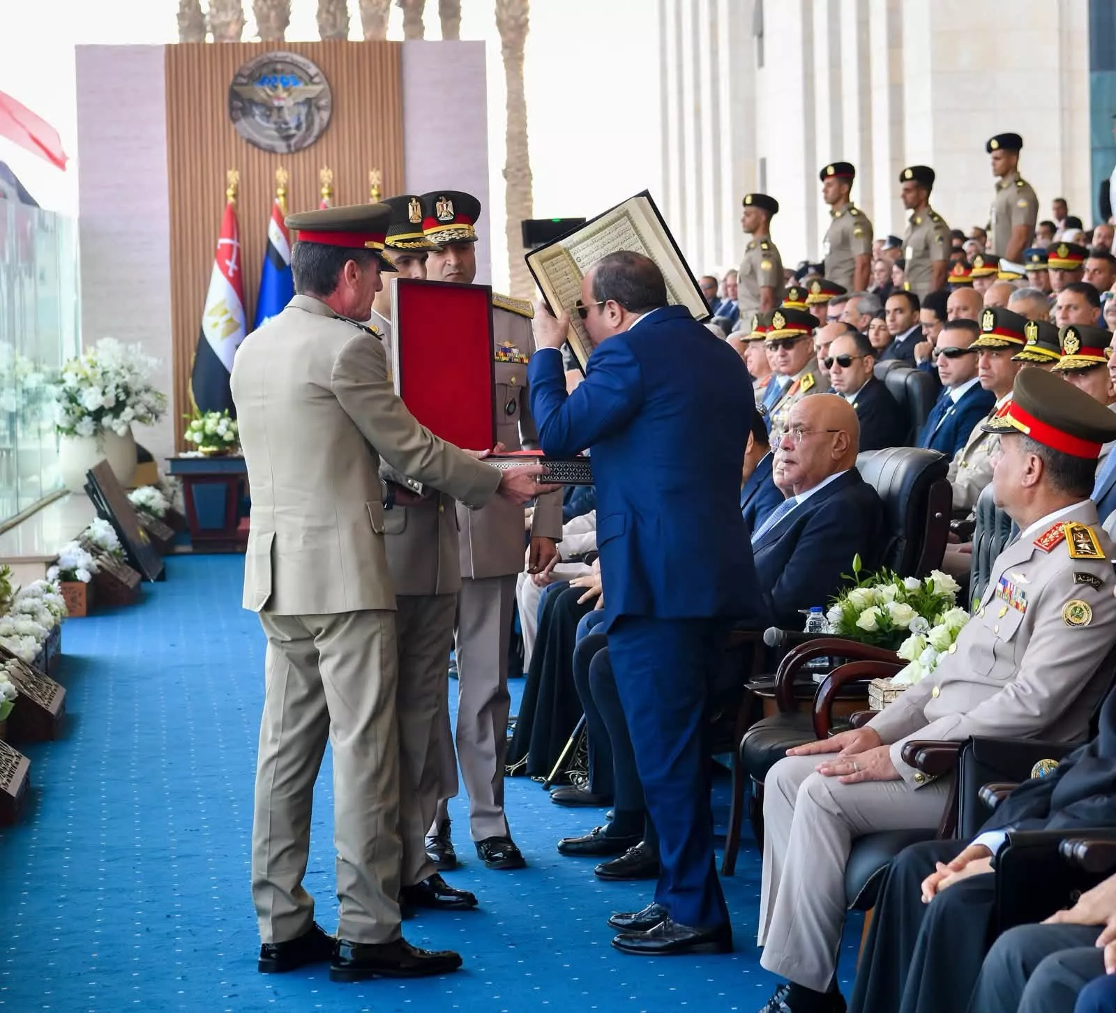 السيسي يشهد احتفال تخرج دفعات من الأكاديمية والكلية العسكرية