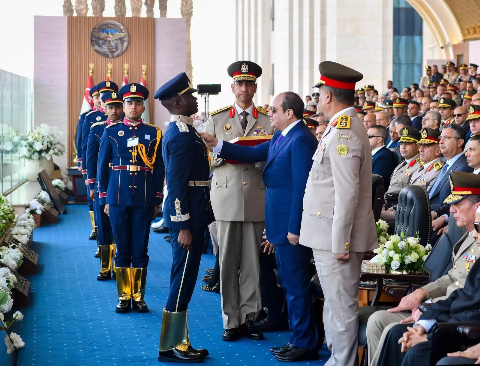 السيسي يشهد احتفال تخرج دفعات من الأكاديمية والكلية العسكرية