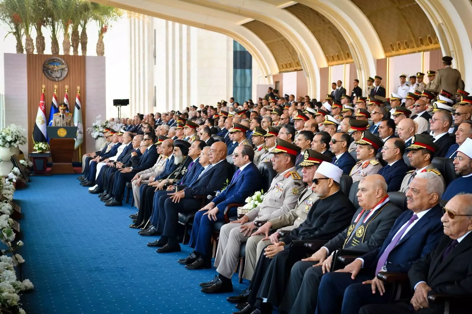السيسي يشهد احتفال تخرج دفعات من الأكاديمية والكلية العسكرية