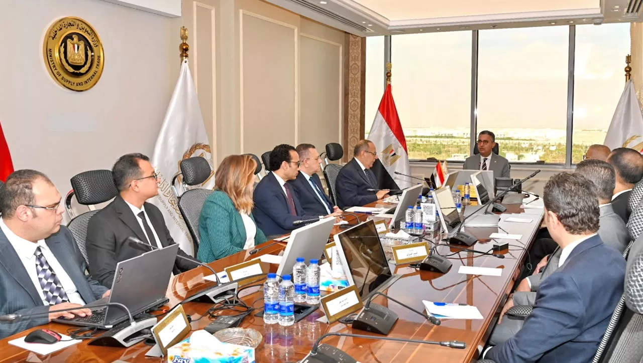 وزير التموين يجتمع مع مسؤولي شركة أدفانسز تليكوم