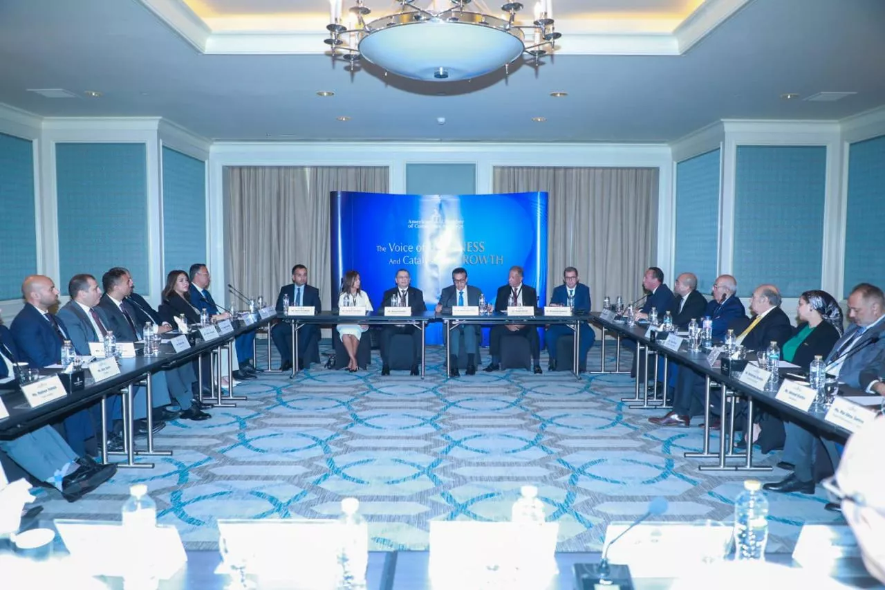 وزير الصحة في اجتماع نظمته غرفة التجارة الأمريكية بمصر