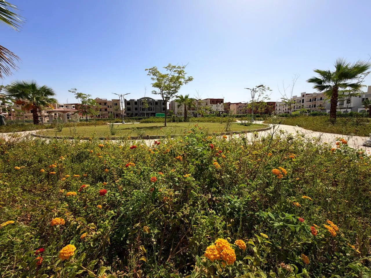 وزيرة الإسكان تتابع موقف تنفيذ مشروعات المرافق والإسكان والتنمية بالمدن الجديدة