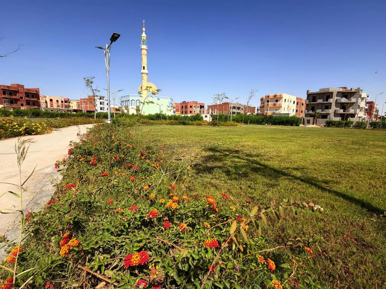 وزيرة الإسكان تتابع موقف تنفيذ مشروعات المرافق والإسكان والتنمية بالمدن الجديدة