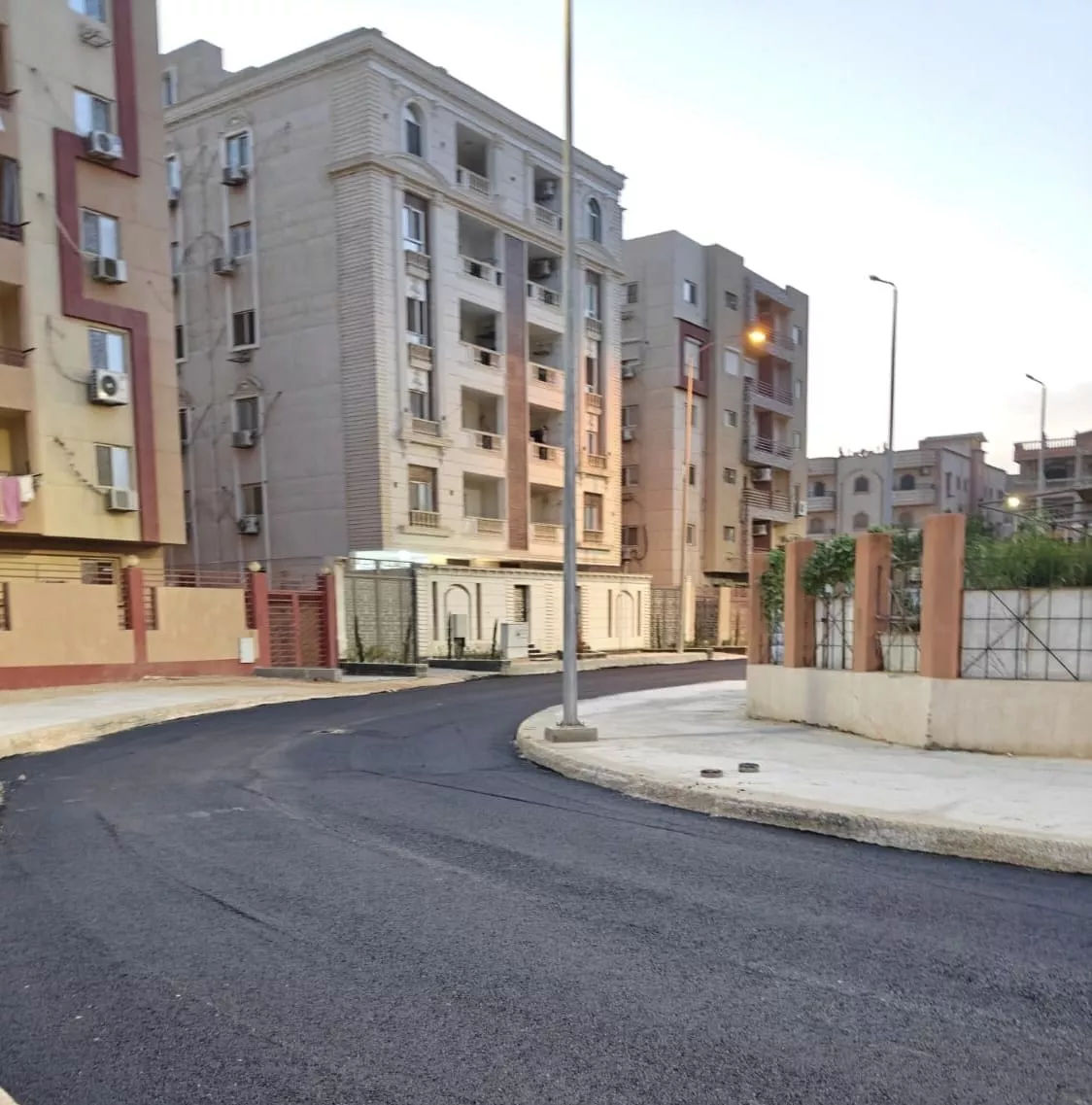 وزيرة الإسكان تتابع موقف تنفيذ مشروعات المرافق والإسكان والتنمية بالمدن الجديدة