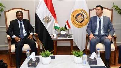 مصر وكوت ديفوار تبحثان سبل تعزيز التعاون الصناعي وزيادة الاستثمارات المشتركة