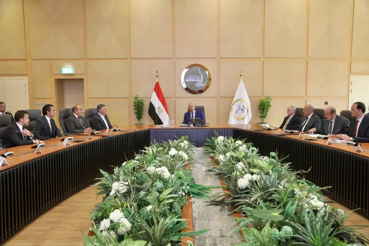 وزير النقل يشهد توقيع مذكرة تفاهم لإنشاء مركز لوجستي متكامل بميناء الدخيلة