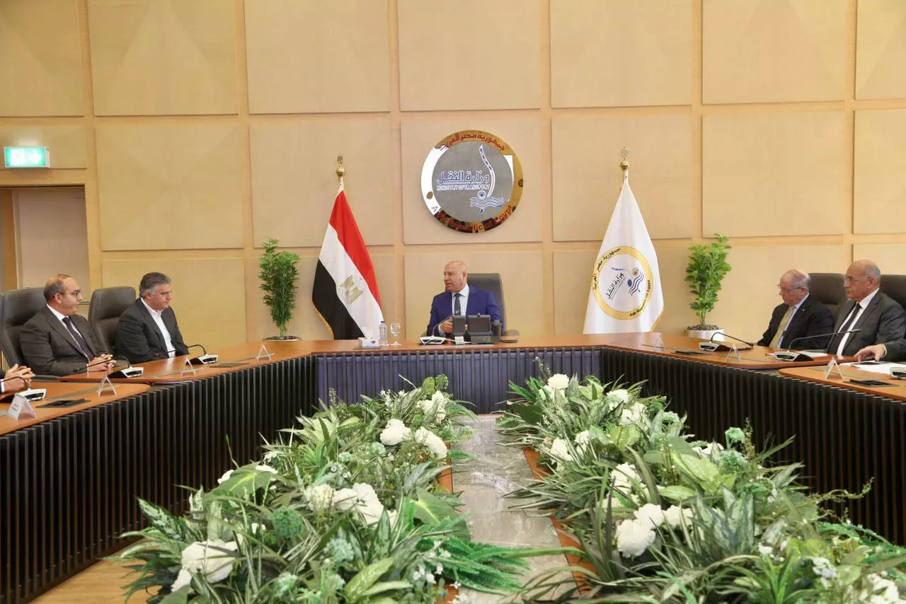 وزير النقل يشهد توقيع مذكرة تفاهم لإنشاء مركز لوجستي متكامل بميناء الدخيلة